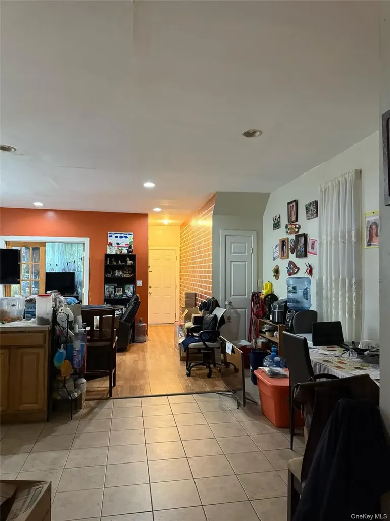 2806 Wellman Avenue Bronx NY 10461