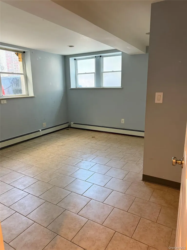 2806 Wellman Avenue Bronx NY 10461