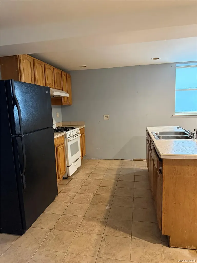 2806 Wellman Avenue Bronx NY 10461