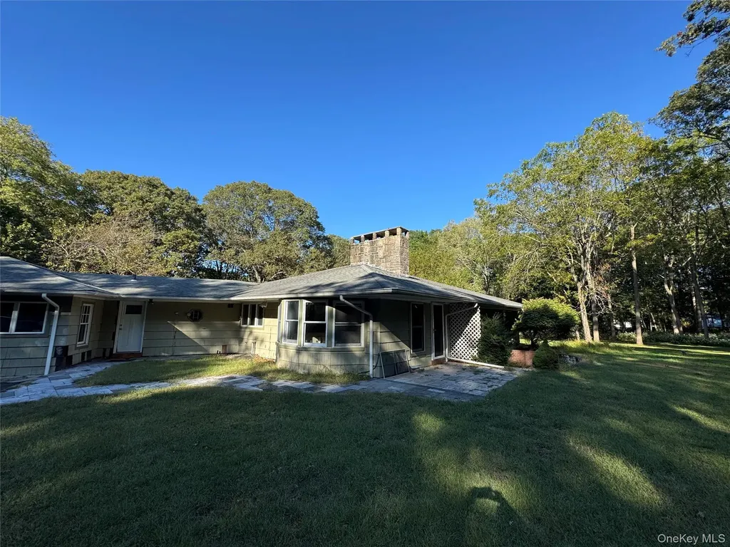 33 Mount Sinai Coram Road Coram NY 11727