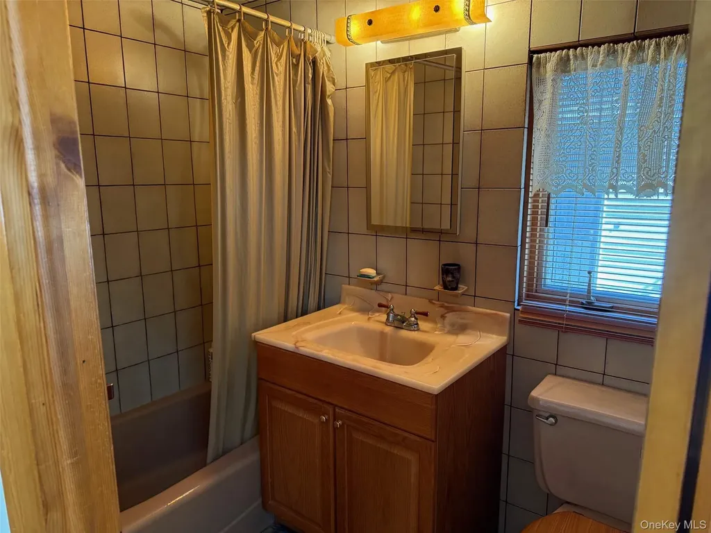 154-09 21 Avenue Whitestone NY 11357