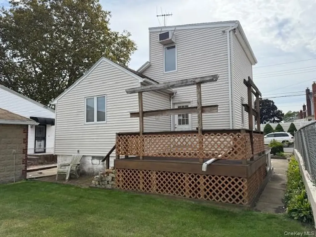 154-09 21 Avenue Whitestone NY 11357