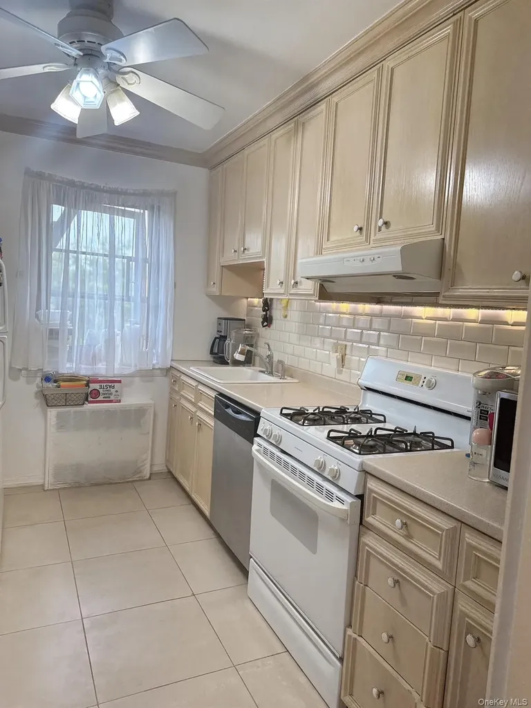 138-25 31 Drive Flushing NY 11354