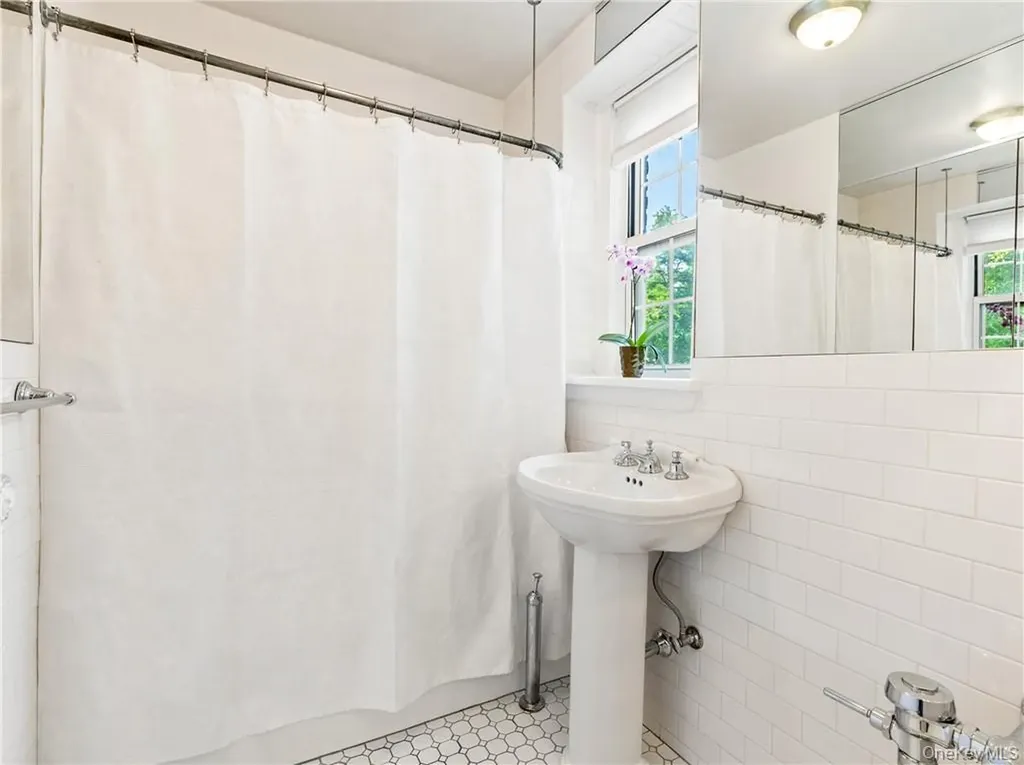 270 Bronxville Road Bronxville NY 10708