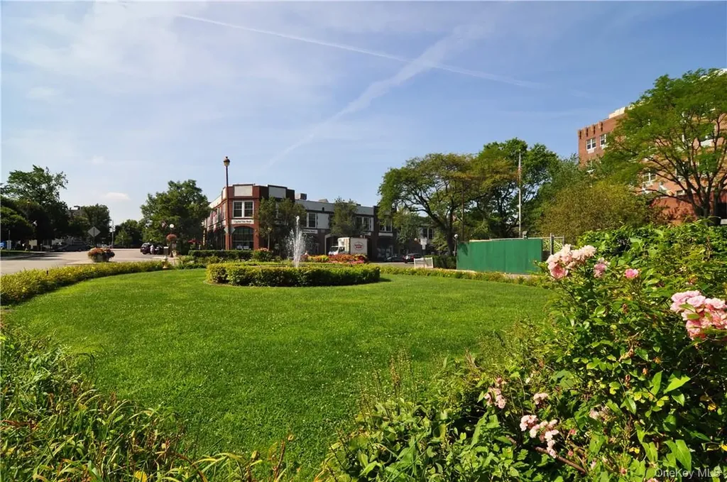 270 Bronxville Road Bronxville NY 10708