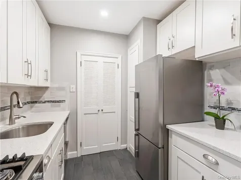 270 Bronxville Road Bronxville NY 10708