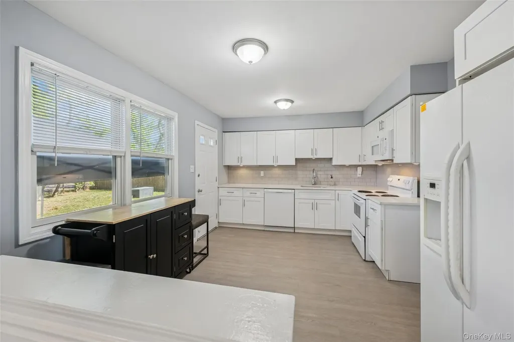 622 Old Country Road Plainview NY 11803