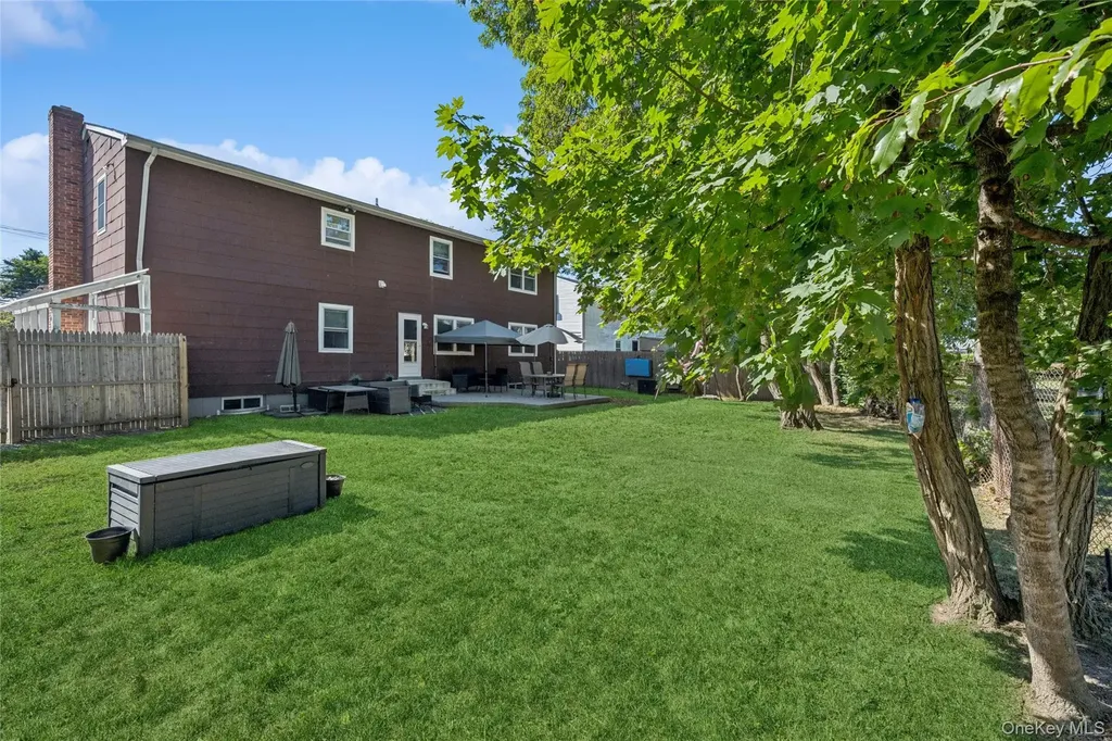 622 Old Country Road Plainview NY 11803