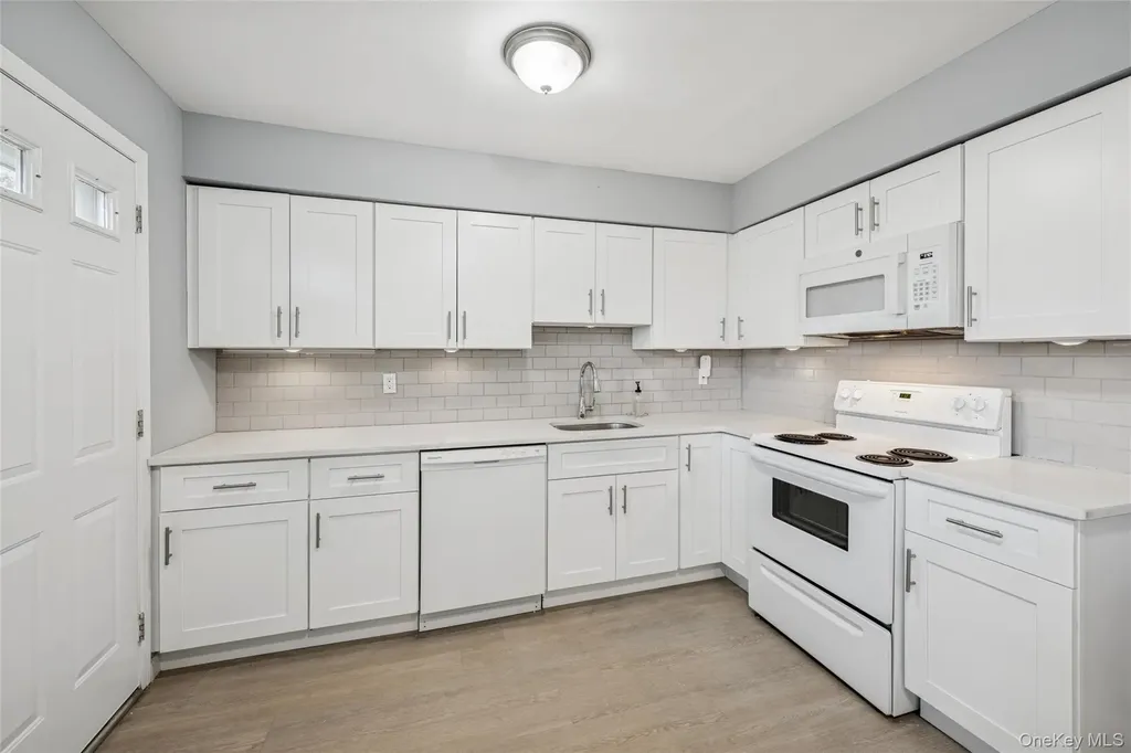 622 Old Country Road Plainview NY 11803