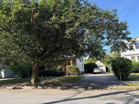 2684 Park Avenue Baldwin NY 11510