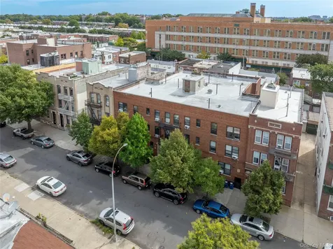 31-23 47th Street Astoria NY 11103