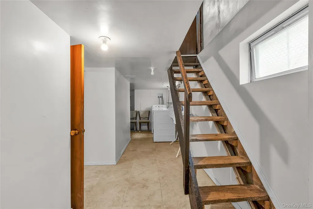 266 Biltmore Avenue Elmont NY 11003