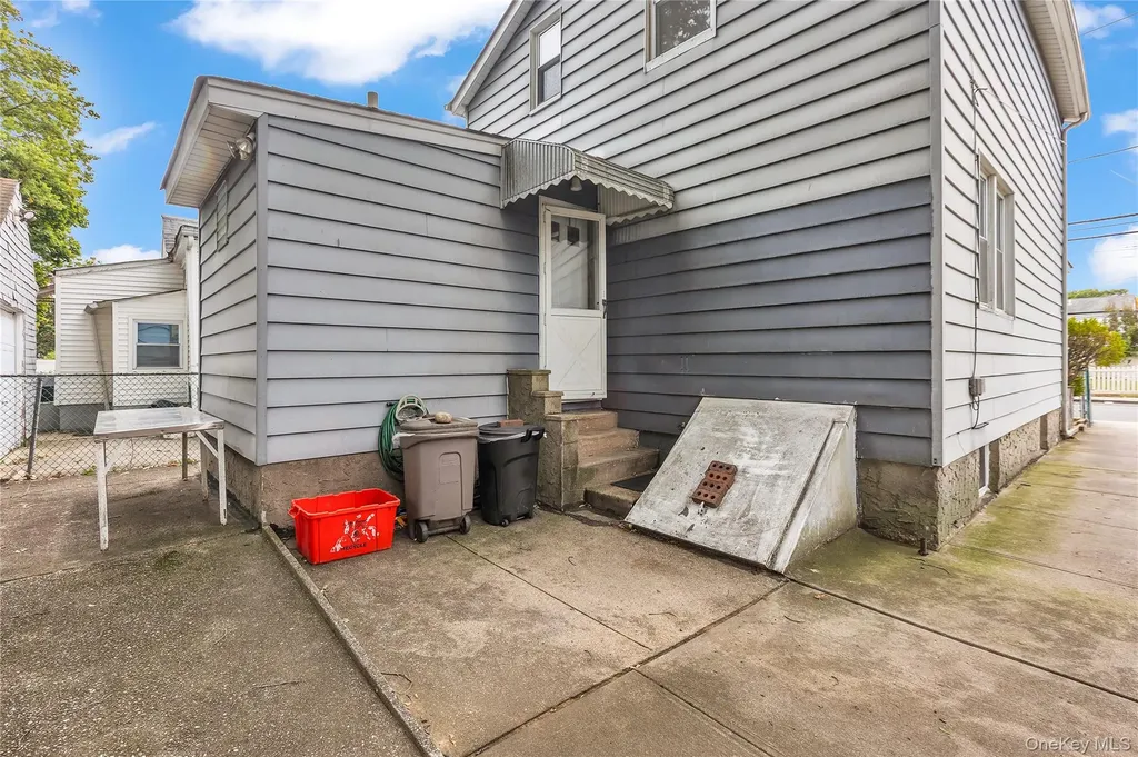 266 Biltmore Avenue Elmont NY 11003