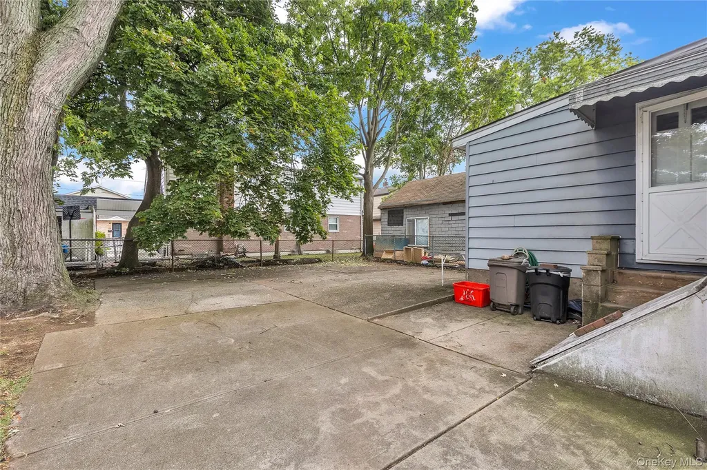 266 Biltmore Avenue Elmont NY 11003