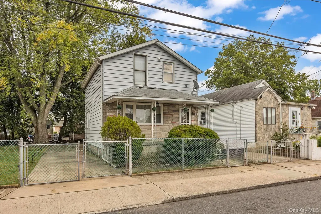 266 Biltmore Avenue Elmont NY 11003