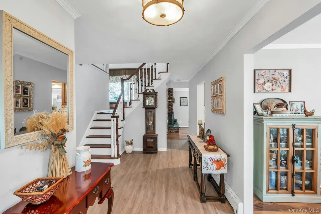 31 Sioux Drive Commack NY 11725