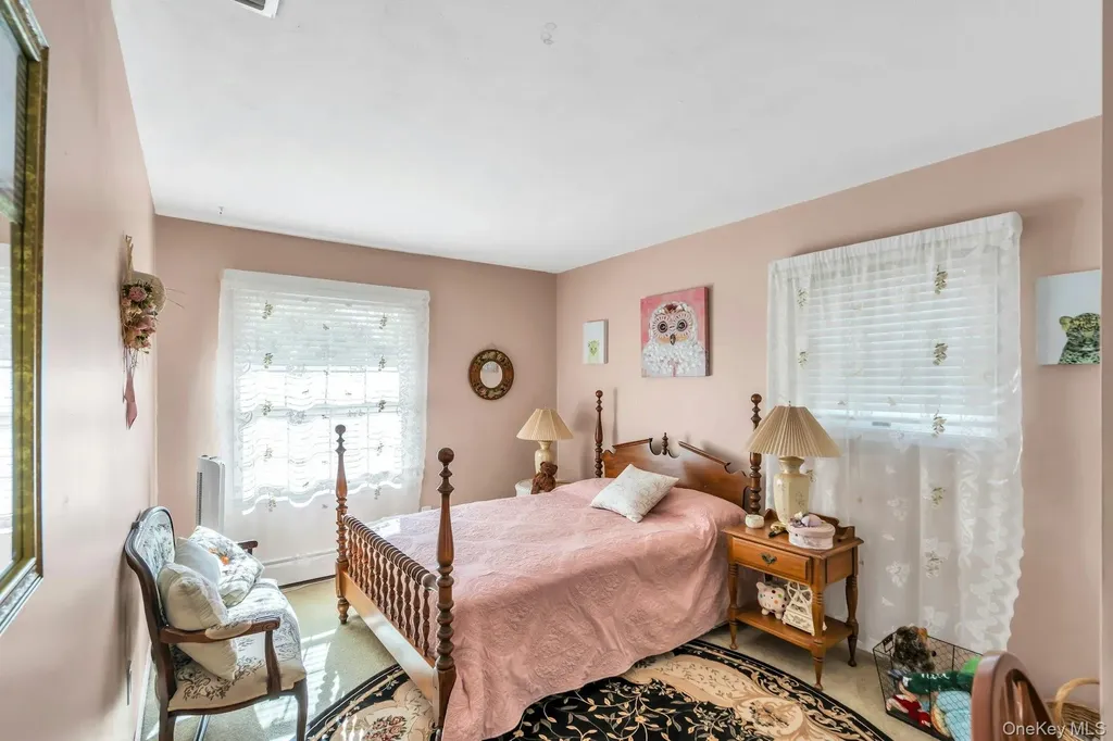 31 Sioux Drive Commack NY 11725