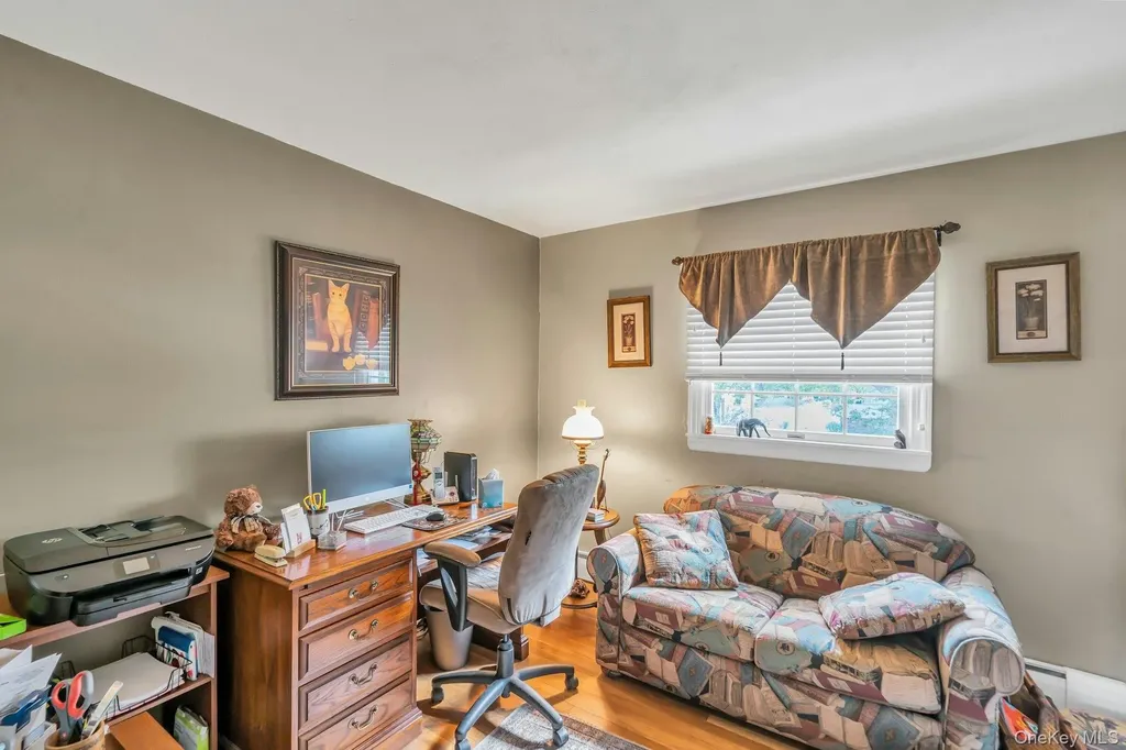 31 Sioux Drive Commack NY 11725