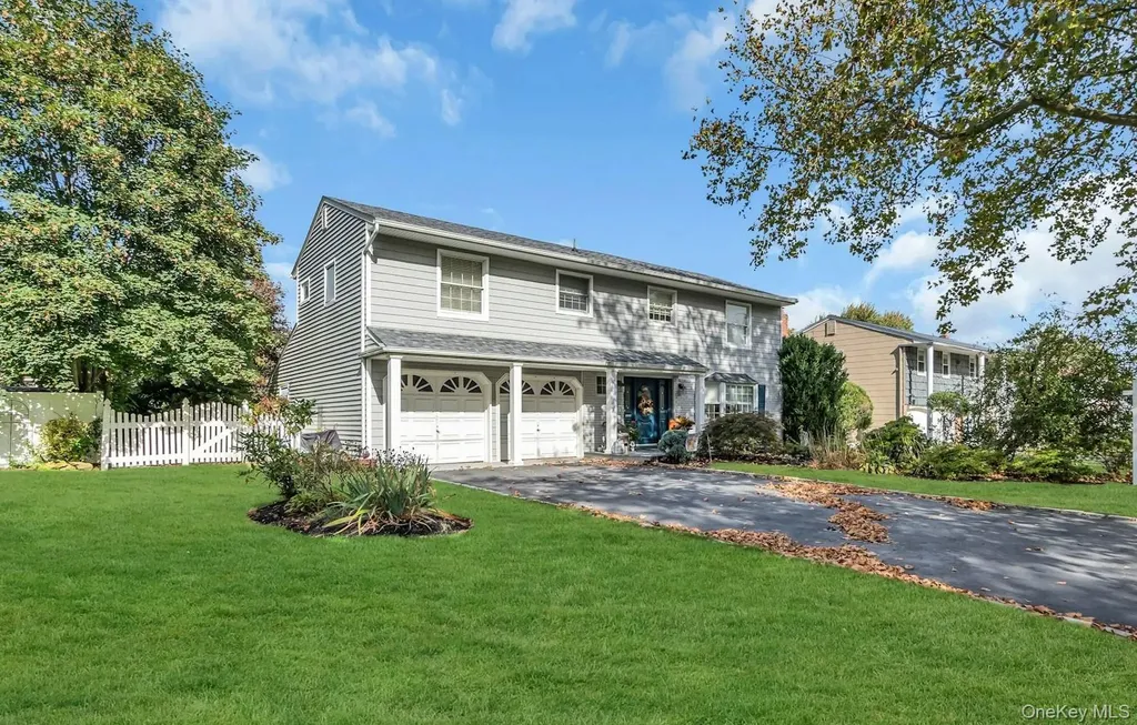 31 Sioux Drive Commack NY 11725