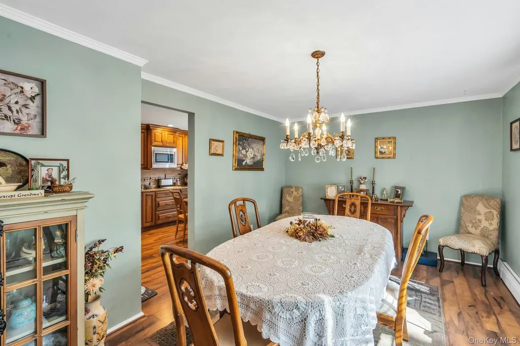 31 Sioux Drive Commack NY 11725