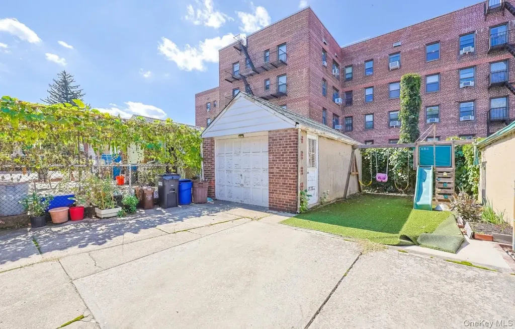 5224 66th Street Maspeth NY 11378