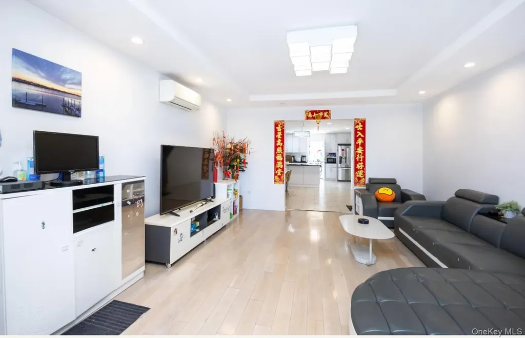 5224 66th Street Maspeth NY 11378