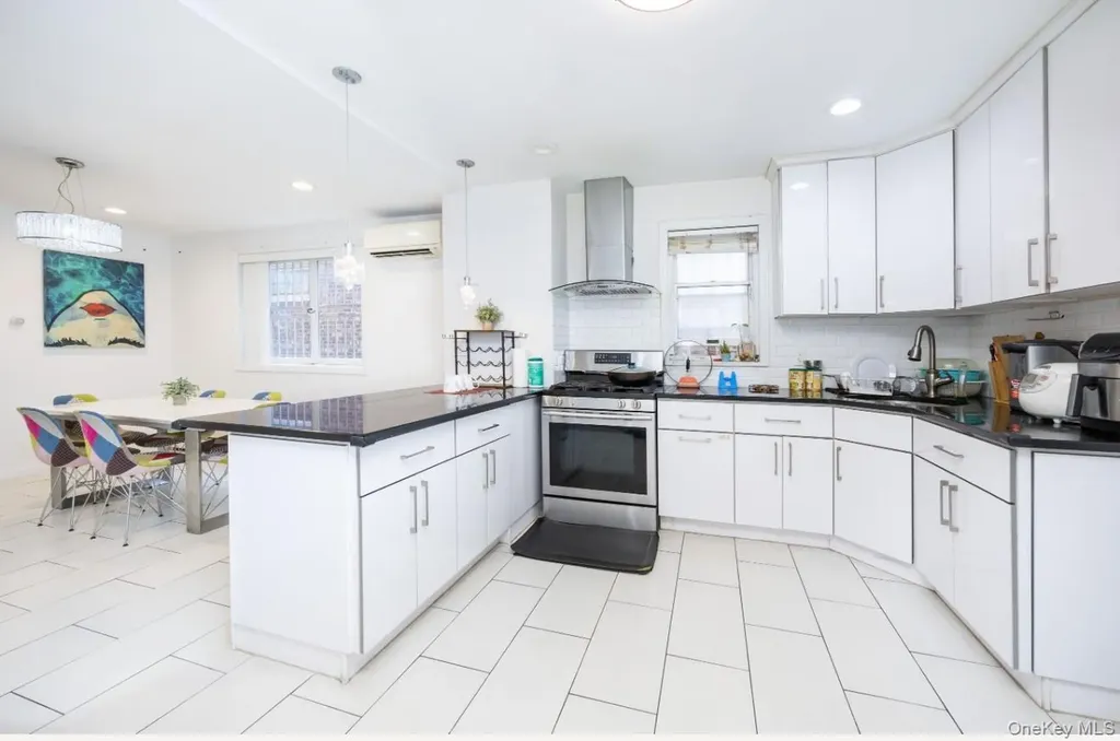 5224 66th Street Maspeth NY 11378