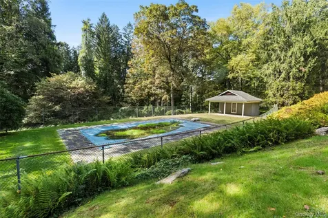 3 Troy Lane Bedford NY 10506