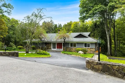 3 Troy Lane Bedford NY 10506