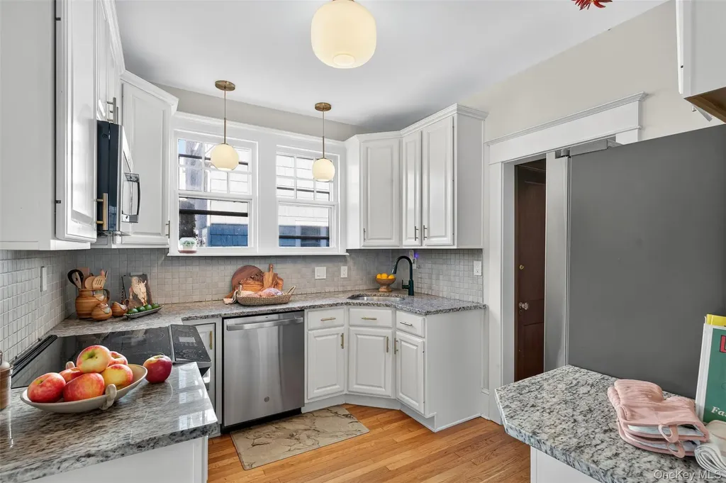 35 Roosevelt Avenue Kingston NY 12401