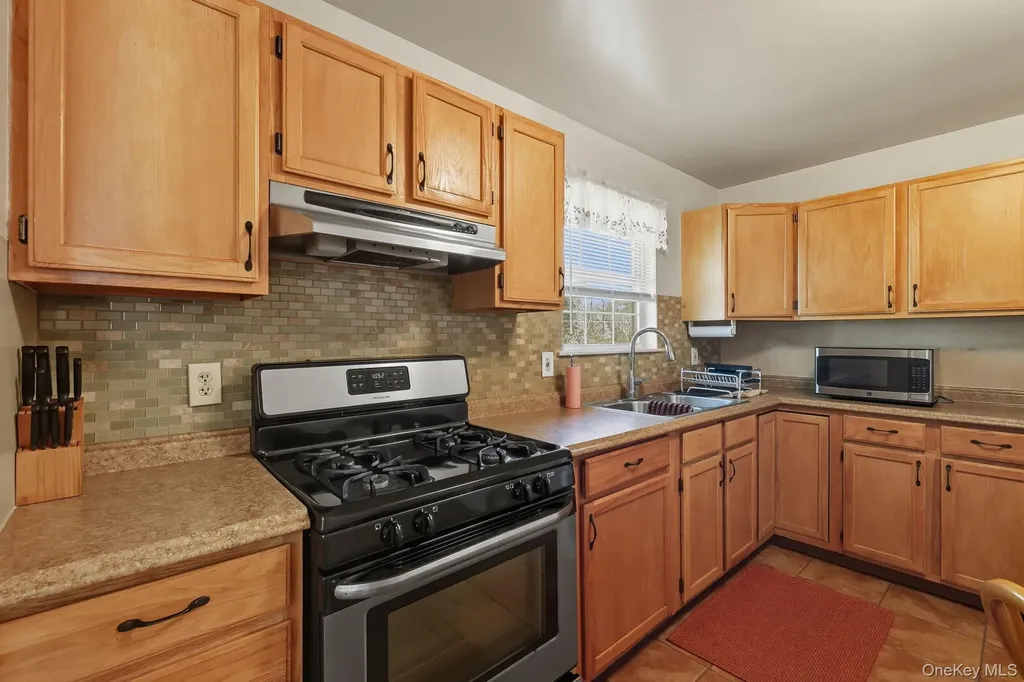 19 Hawk Lane Poughkeepsie NY 12601