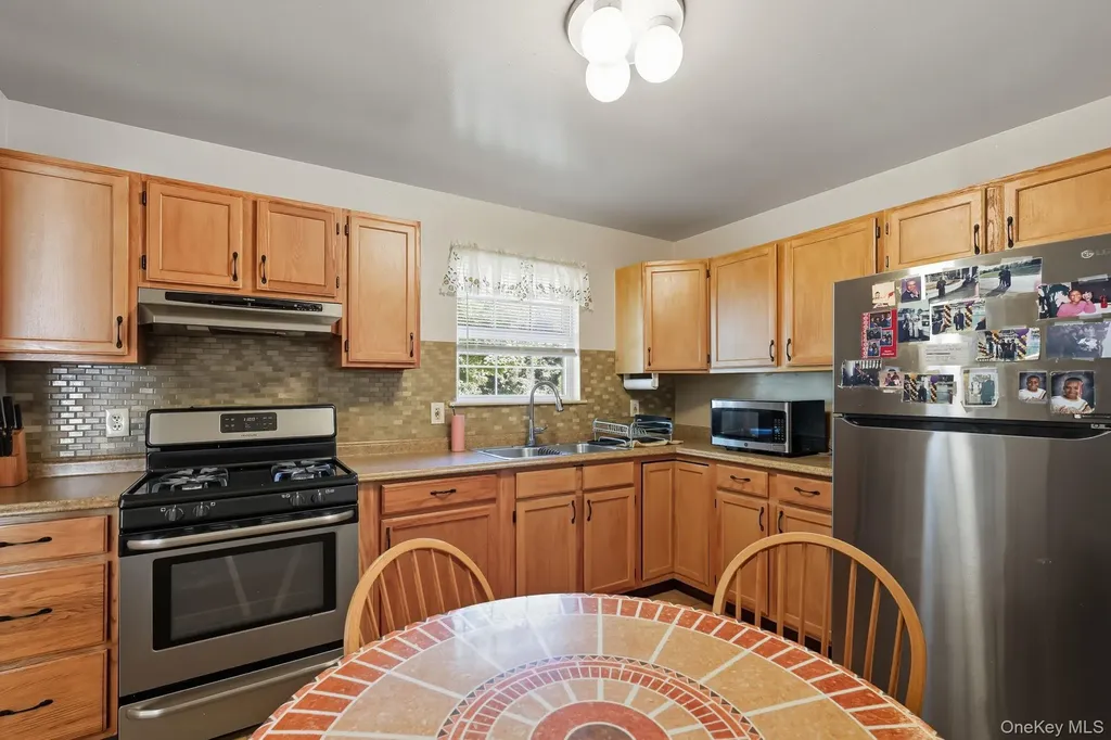 19 Hawk Lane Poughkeepsie NY 12601