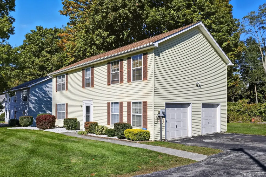 19 Hawk Lane Poughkeepsie NY 12601