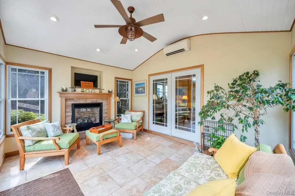 375 Ocean Avenue Islip NY 11751
