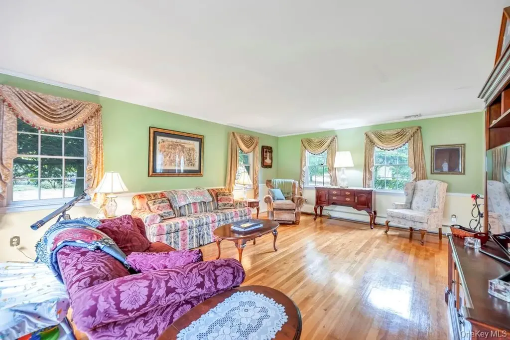 375 Ocean Avenue Islip NY 11751