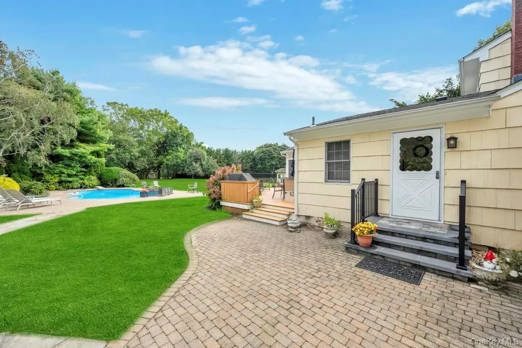 375 Ocean Avenue Islip NY 11751
