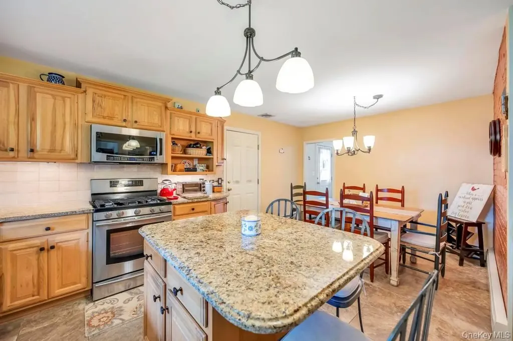 375 Ocean Avenue Islip NY 11751