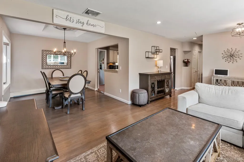 21 Dehan Street Smithtown NY 11787