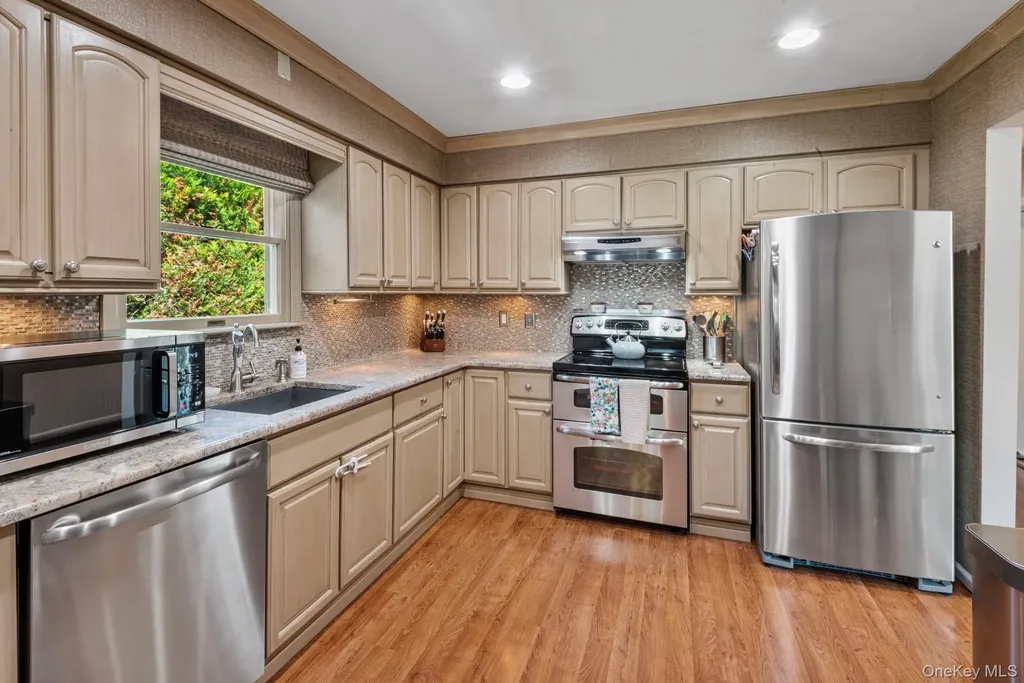 21 Dehan Street Smithtown NY 11787
