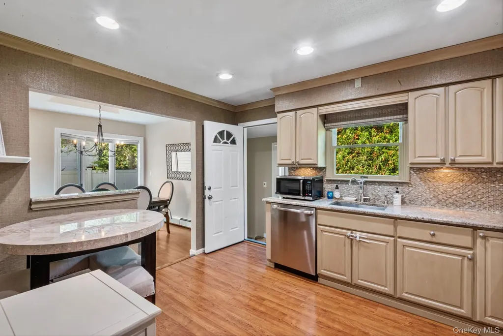 21 Dehan Street Smithtown NY 11787