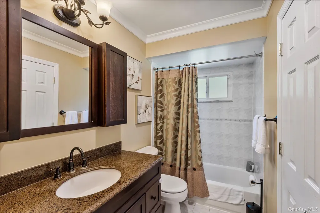 21 Dehan Street Smithtown NY 11787
