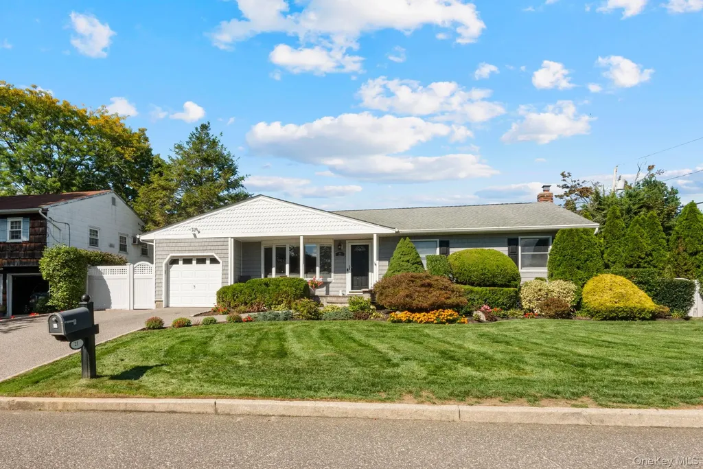 21 Dehan Street Smithtown NY 11787