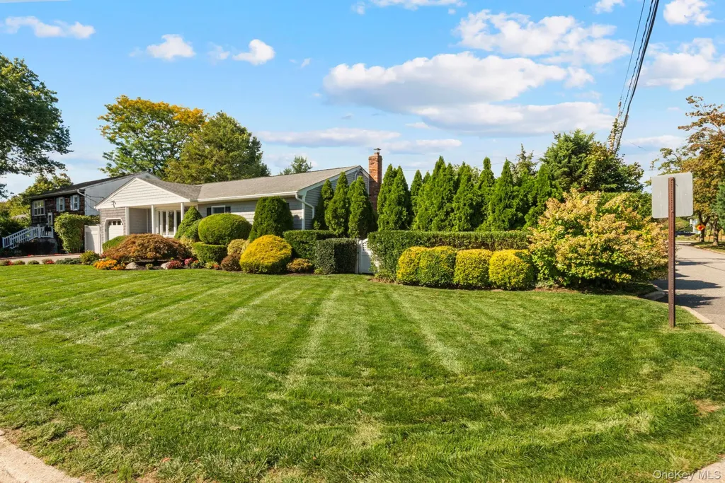 21 Dehan Street Smithtown NY 11787