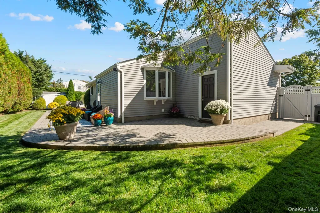 21 Dehan Street Smithtown NY 11787