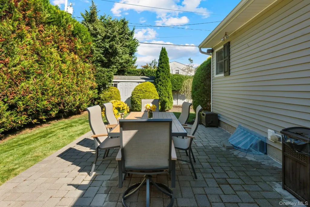 21 Dehan Street Smithtown NY 11787