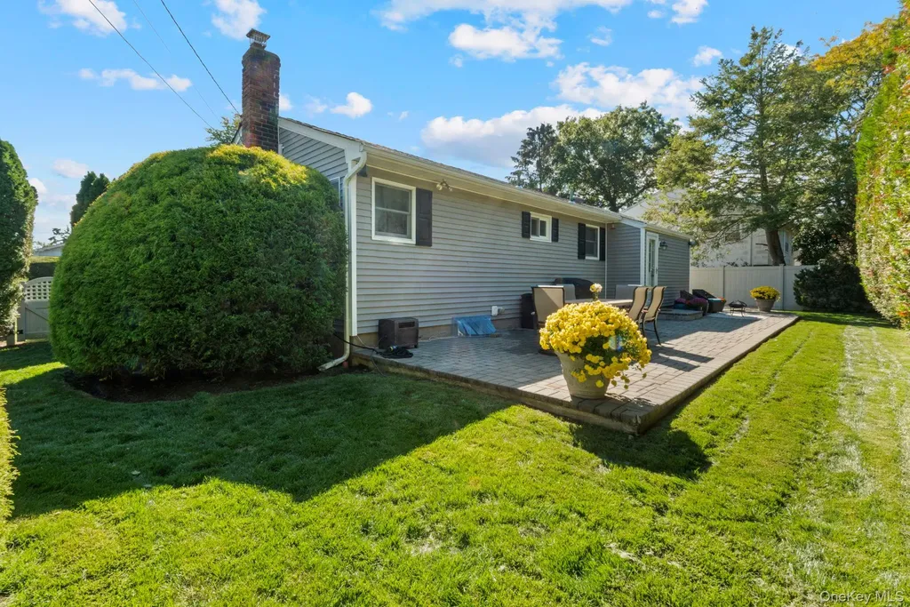 21 Dehan Street Smithtown NY 11787