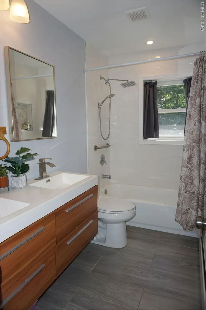 15 Greenridge Way Spring Valley NY 10977