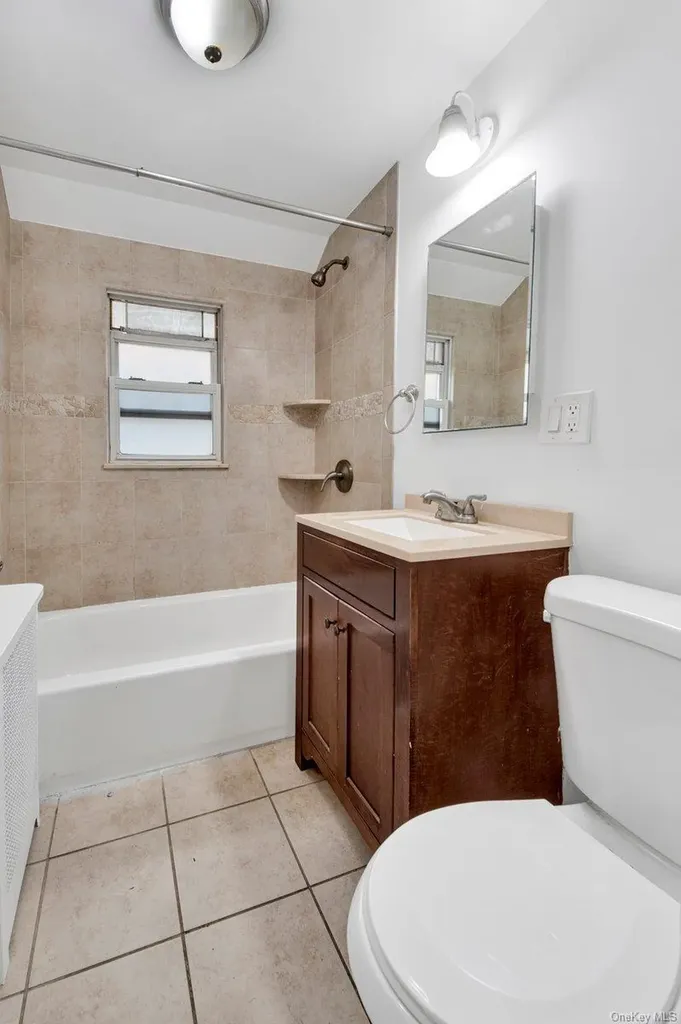 3088 Mullan Place Bronx NY 10465