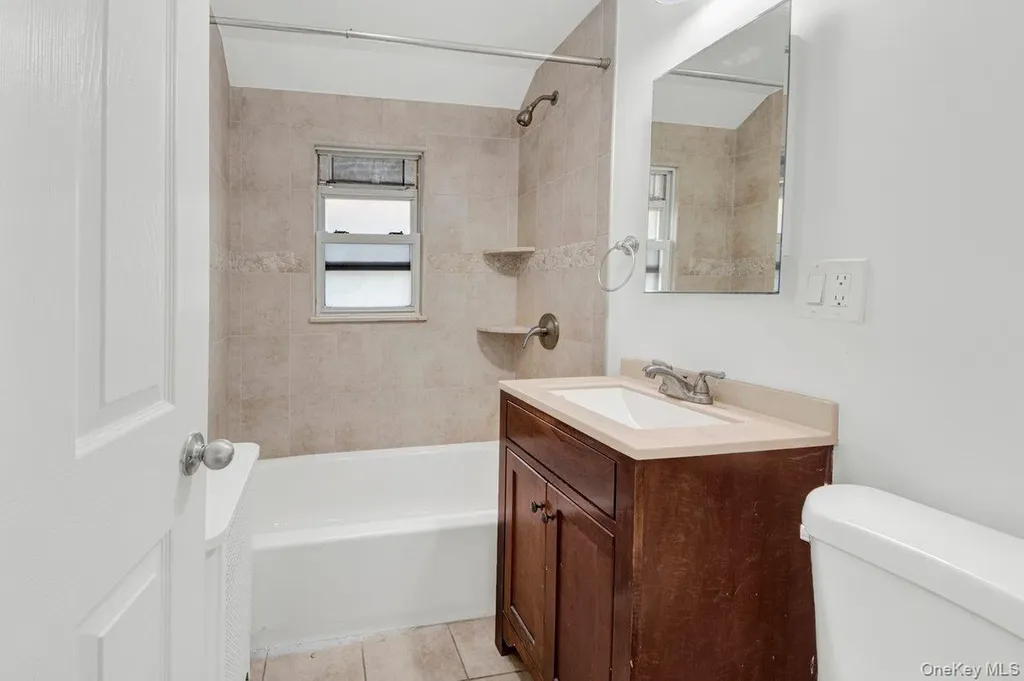 3088 Mullan Place Bronx NY 10465