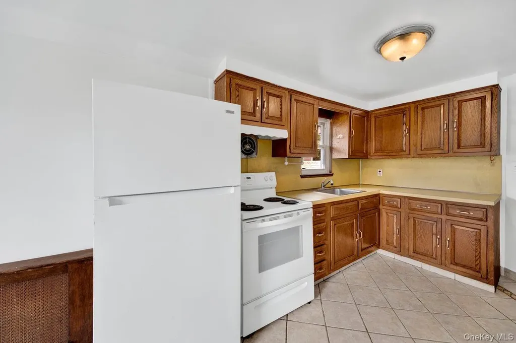3088 Mullan Place Bronx NY 10465
